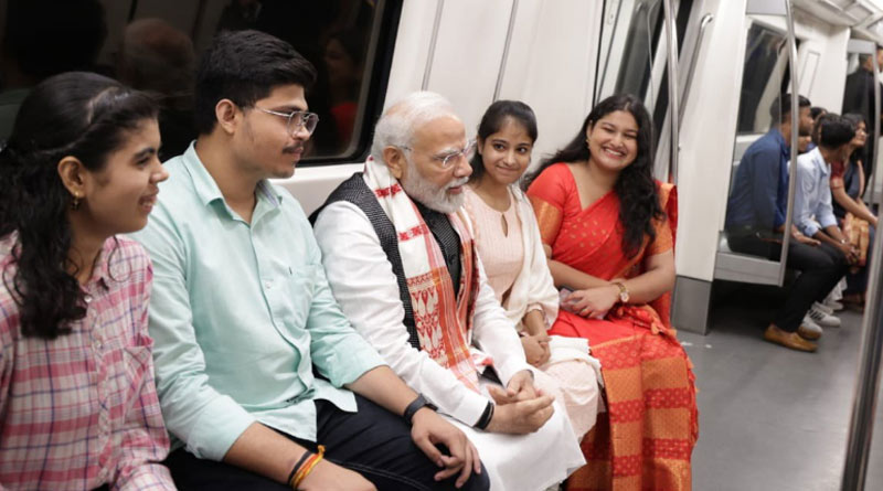 PM Modi was seen interacting with commuters in a metro। Sangbad Pratidin