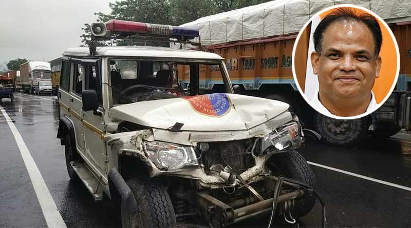 Union minister of state John Barla's escort vehicle meets with an accident in Jalpaiguri । Sangbad Pratidin