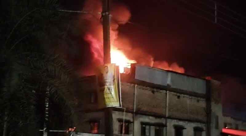Massive fire broke out in Baruipur's plastic factory । Sangbad Pratidin