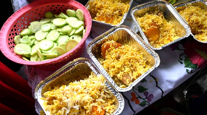 Chicken biryani for only Rs 30 at Bardhaman | Sangbad Pratidin