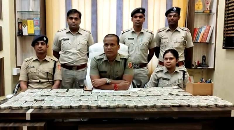 Police seized cash 44 lakhs rupees from Hooghly । Sangbad Pratidin