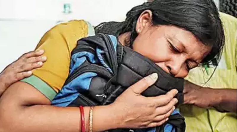 Mother of student died in Behala waits for husband to get cured | Sangbad Pratidin