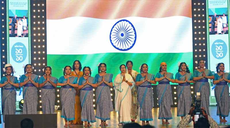WB CM Mamata Banerjee says 'Jai INDIA' in the programme of Kanyashree day । Sangbad Pratidin