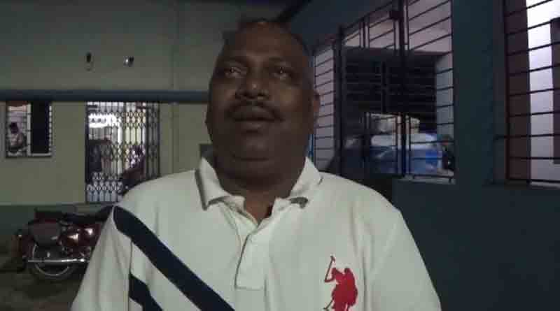 Ranaghat cop who fought jewel robbers gets hero's welcome | Sangbad Pratidin