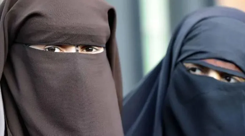 Now Mumbai college restricts entry to students wearing burqas and sparks controversy | Sangbad Pratidin