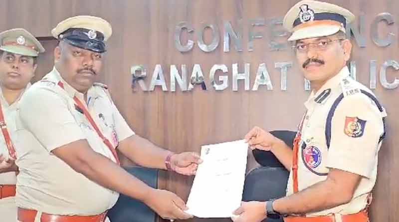 Ranaghat cop who caught Jewell thief awarded । Sangbad Pratidin