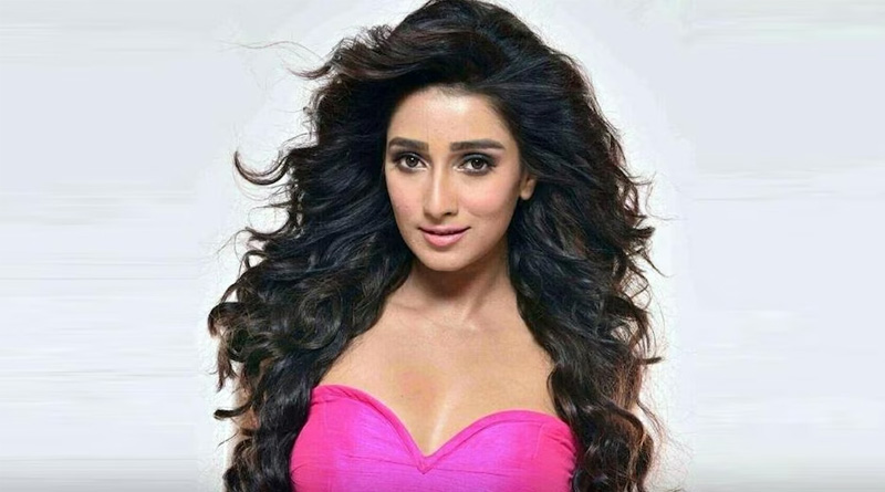 Tollywood Actress sayantika banerjee is extremely disappointed with the new producer in bangladesh| Sangbad Pratidin