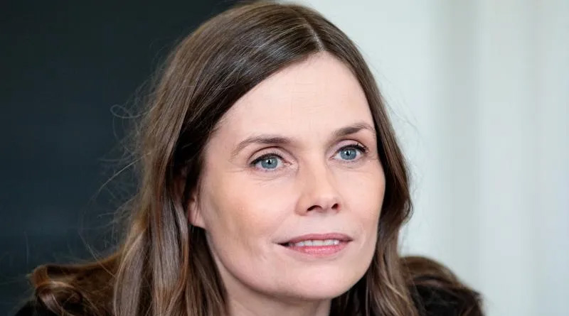 Iceland PM joins protest of women demanding pay parity in country | Sangbad Pratidin