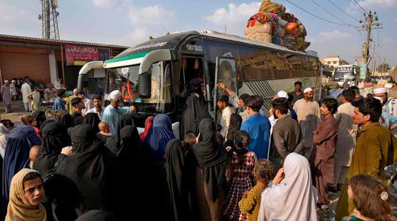 Afghan refugees started leave leaving Pakistan। Sangbad Pratidin