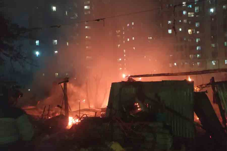 Fire at Howrah Slum, no casualties | Sangbad Pratidin