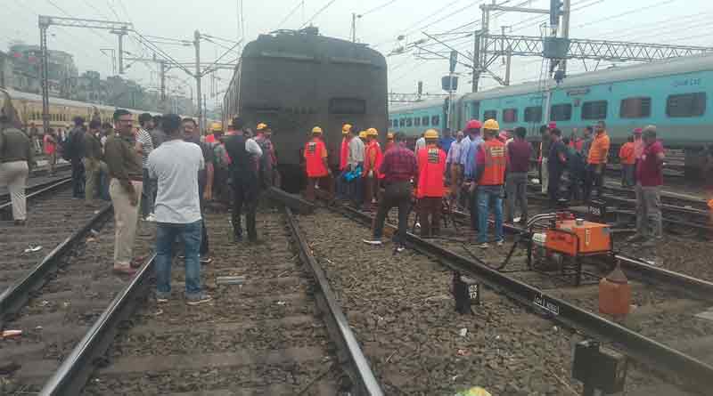 Howrah-Bagnan local derailed at Tikiapara | Sangbad Pratidin