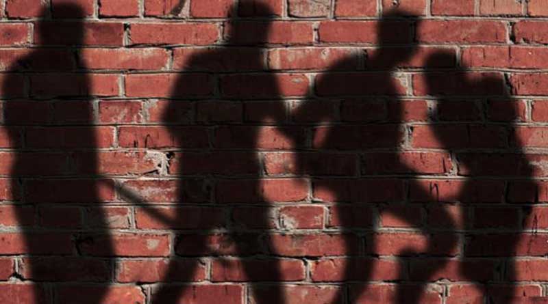 North 24 Parganas woman caught neighbor hands him over to police