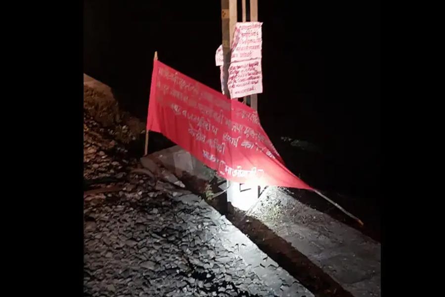 Jharkhand: Naxalites blow up rail track in Chakradharpur division