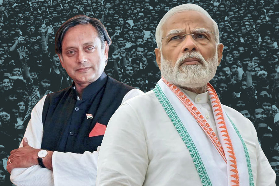 PM will be presented as Hindu Hriday Samrat in 2024, says Shashi Tharoor | Sangbad Pratidin