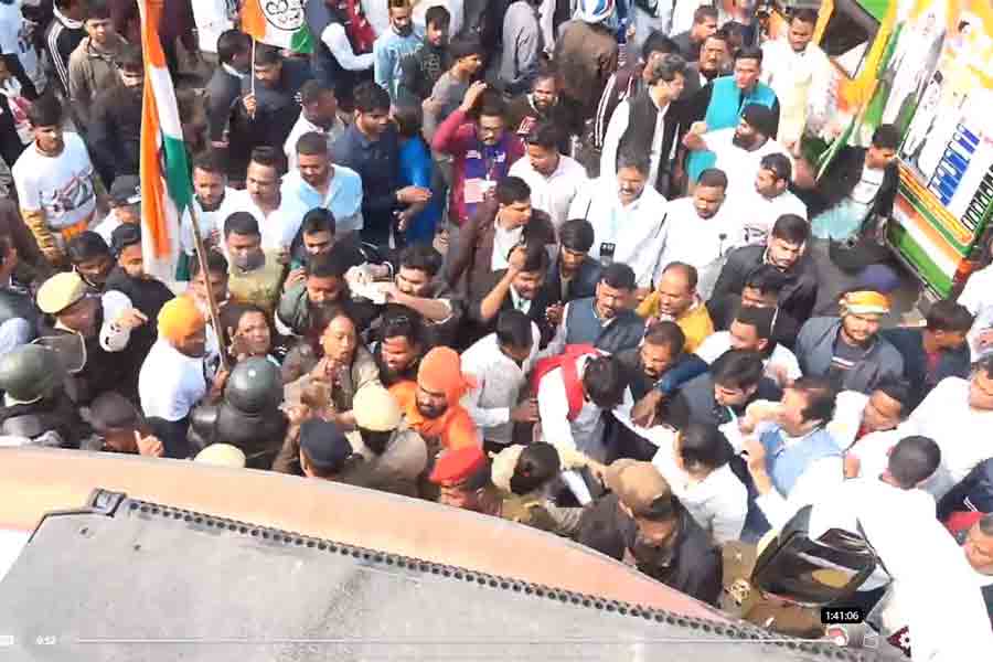 Assam Police Lathi charged on Rahul Gandhi's Nyay Yatra | Sangbad Pratidin