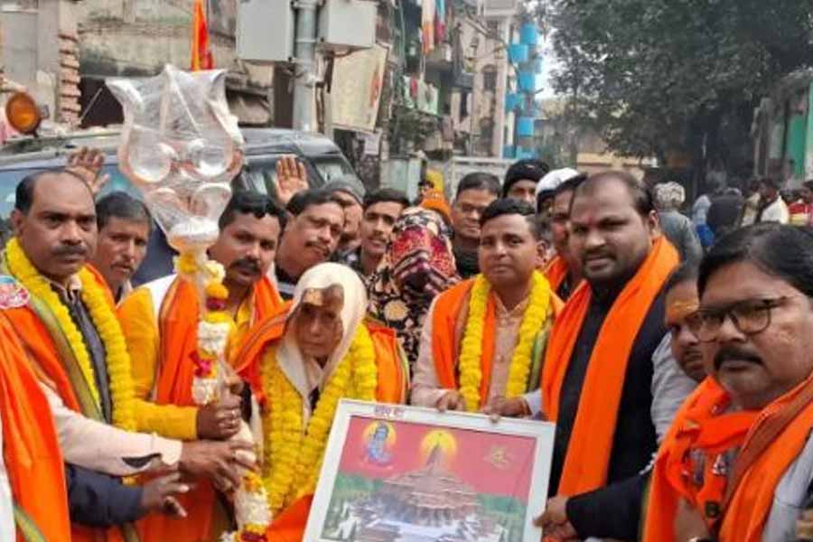 Kashi Dom Raja to join PM Modi as 'yajman'। Sangbad Pratidin