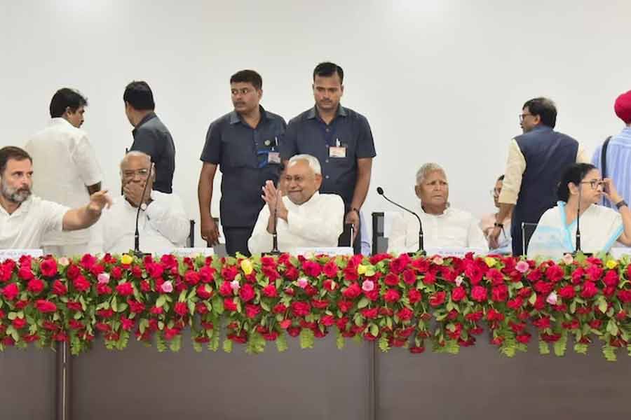 The crumbling INDIA coalition and its future in Bengal। Sangbad Pratidin