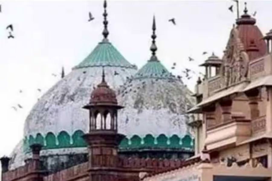 High Court rejects Hindu side's plea to declare Shahi Idgah disputed structure