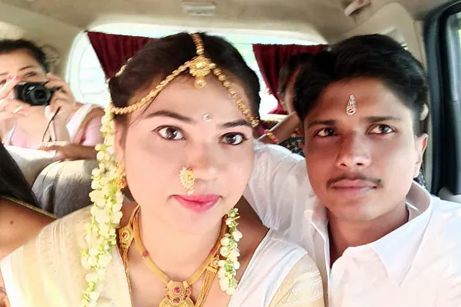 লিঙ্গ রূপান্তরের অস্ত্রোপচারে পুরুষ হয়েছিলেন, এবার ছেলের বাবা হলেন মহারাষ্ট্রের কনস্টেবল!