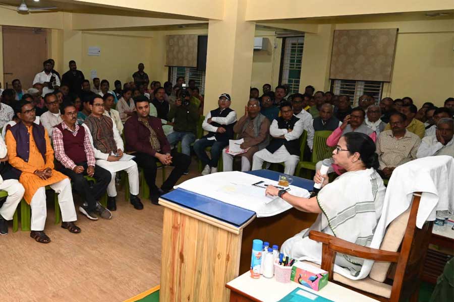 TMC leaders will be sacked for controversial comment, says Mamata Banerjee । Sangbad Pratidin