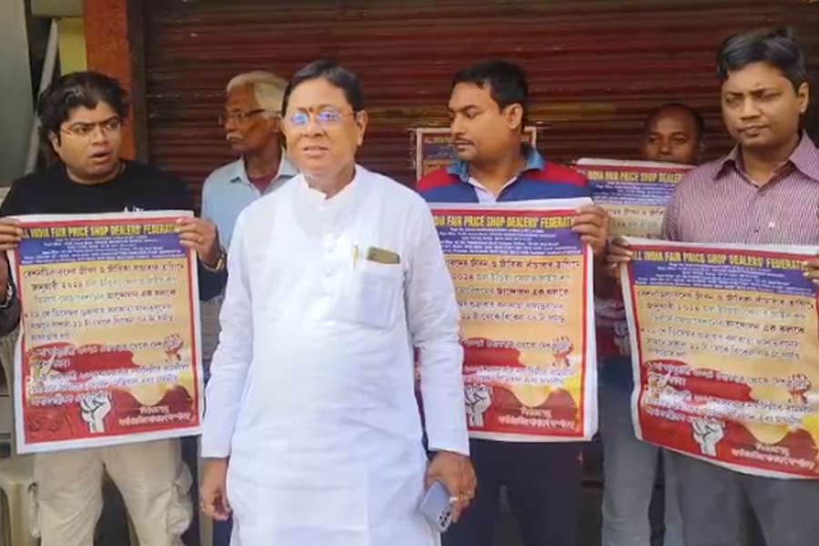 West Bengal ration dears to call off strike after assurance from minister | Sangbad Pratidin