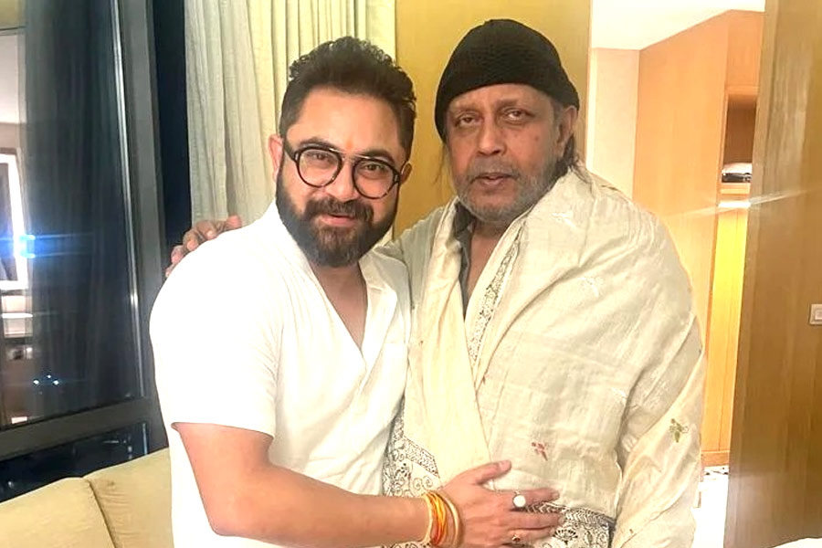 Soham Chakraborty meets Mithun Chakraborty for Shastri