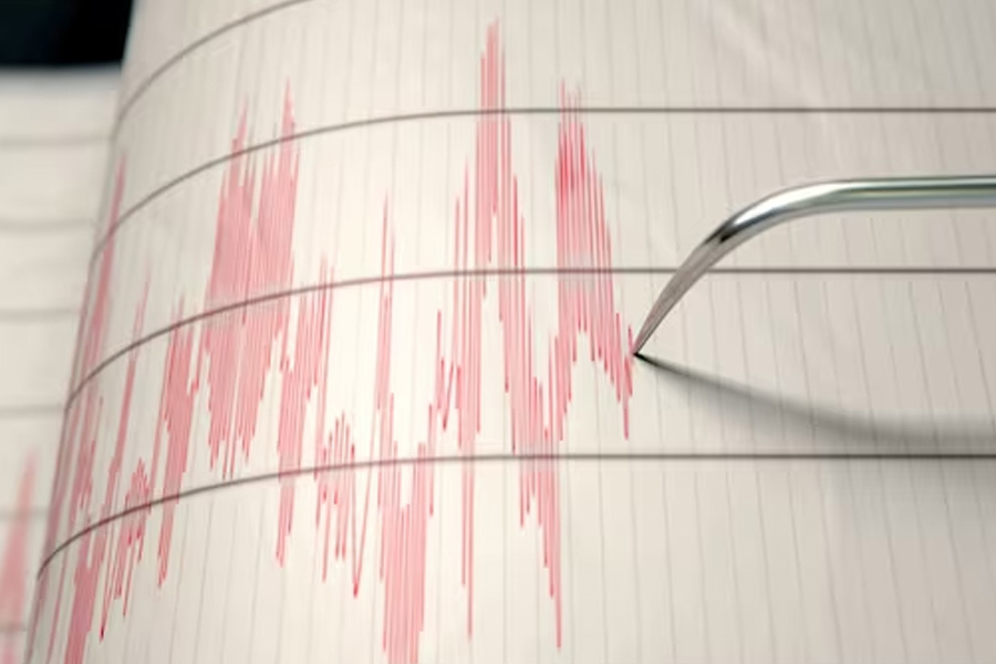 Earthquake hits Delhi and north India | Sangbad Pratidin