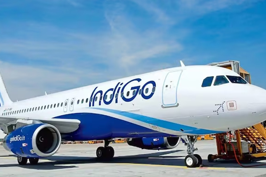 Civil Aviation department slams fine on Indigo airlines and Mumbai Airport | Sangbad Pratidin