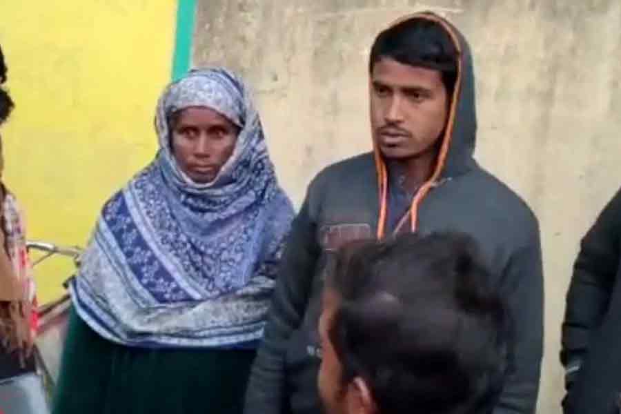 A woman returns home after 24 years, lodged FIR against her husband | Sangbad Pratidin