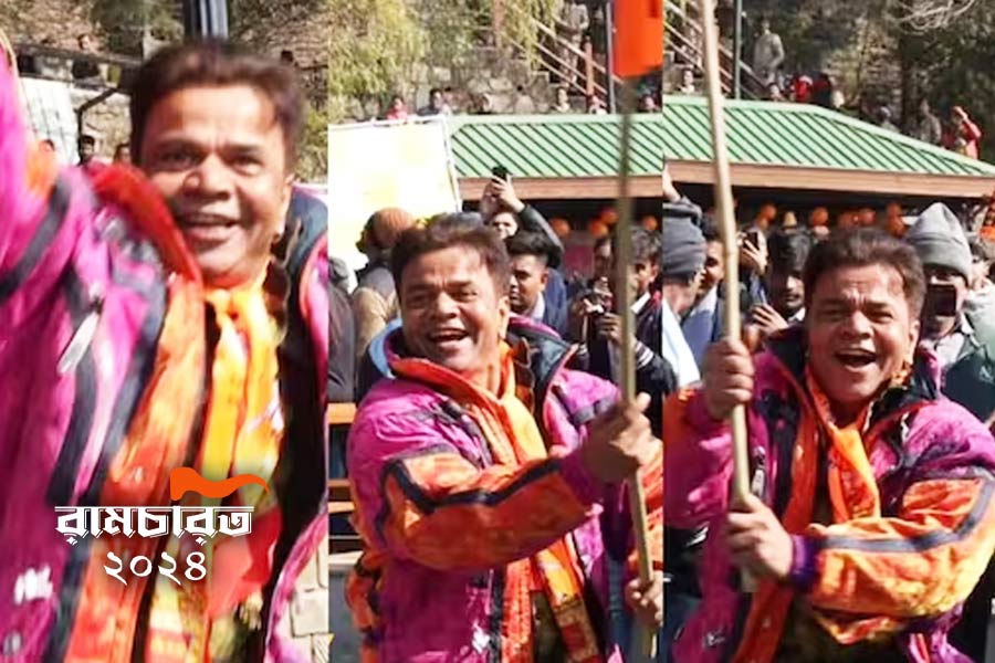 Actor Rajpal Yadav dances Celebrates Ram Mandir Inauguration | Sangbad Pratidin