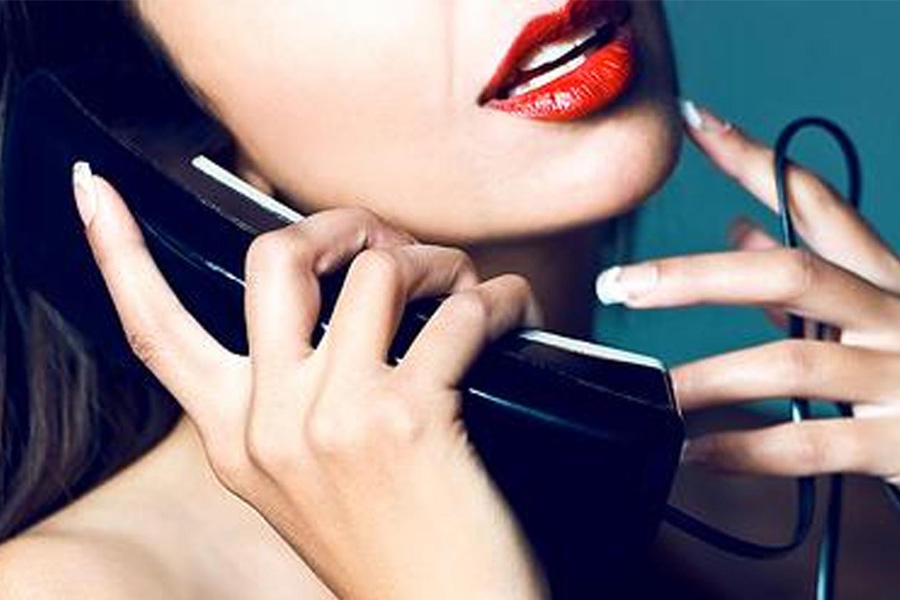Try this safe love tips for Phone Romance| Sangbad Pratidin