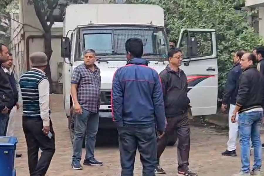 Mysterious death of Bandwan's MLA's security guard । Sangbad Pratidin