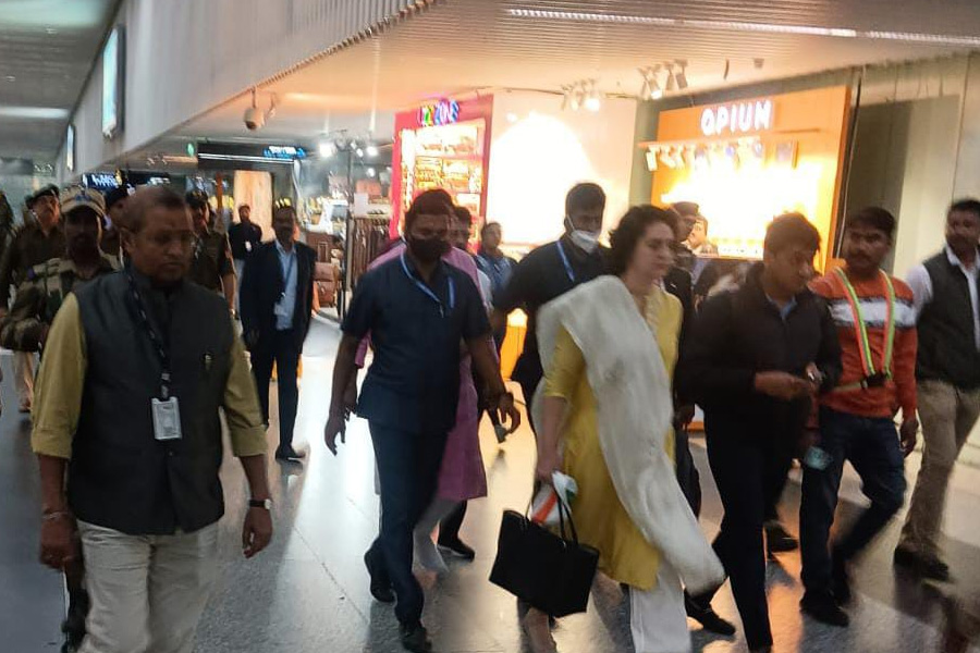 Priyanka Gandhi to visit Kolkata today | Sangbad Pratidin