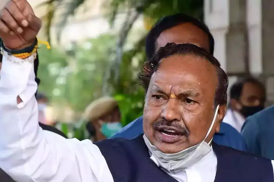 BJP leader seeks law to shot traitors | Sangbad Pratidin