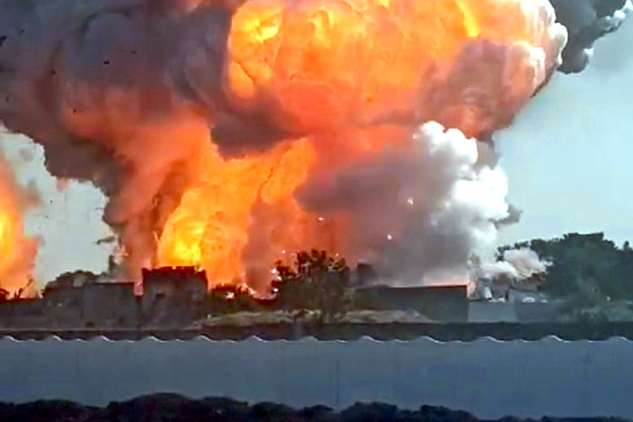 Blast in Madhya Pradesh illegal firecracker factory, 6 killed | Sangbad Pratidin