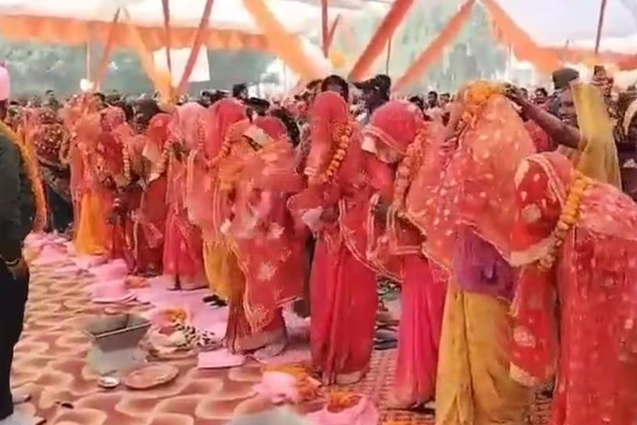 Huge marriage fraud reported in Uttar Pradesh, 2 govt officials among 15 arrested | Sangbad Pratidin
