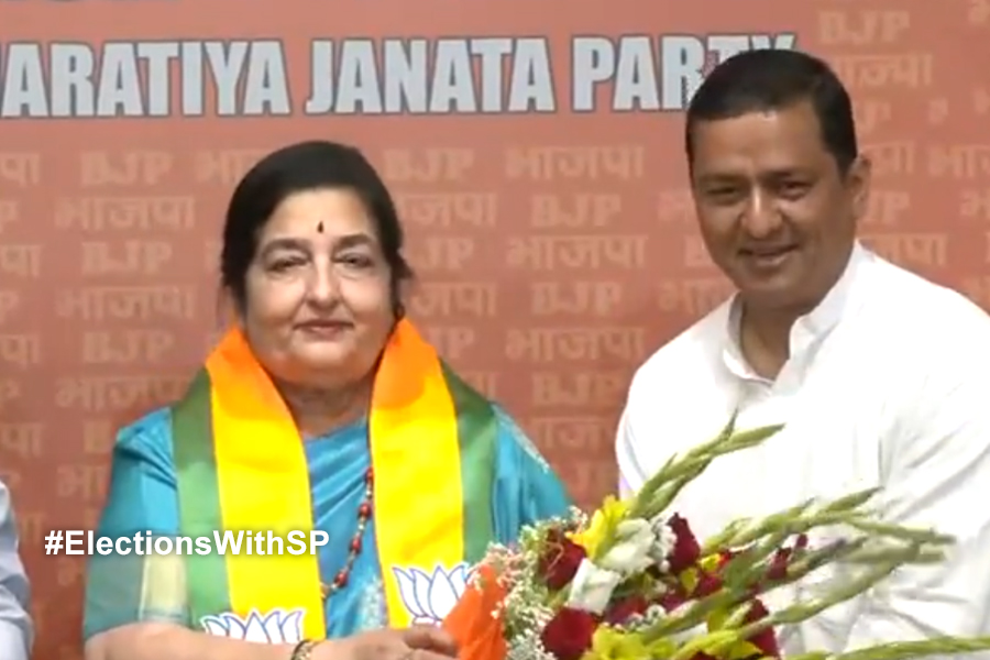 Ahed of Lok Sabha Election Anuradha Paudwal join bjp