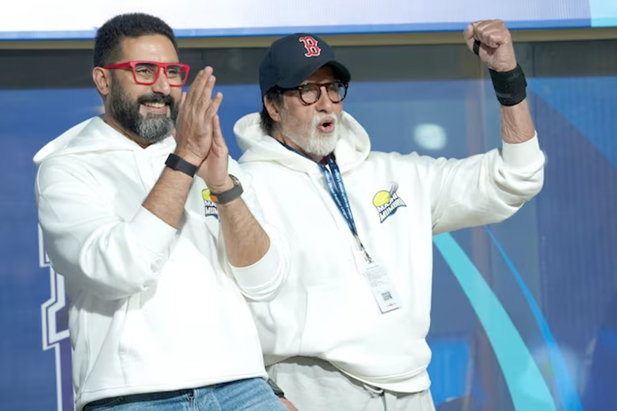 Amitabh Bachchan BREAKS Silence on His Hospitalisation