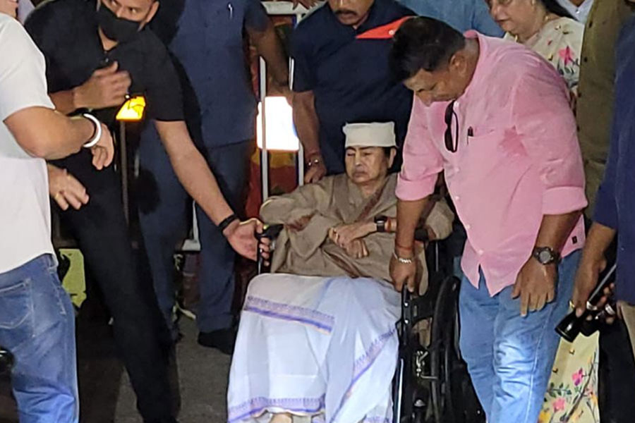 Security beefed up in Mamata Banerjee residence after accident