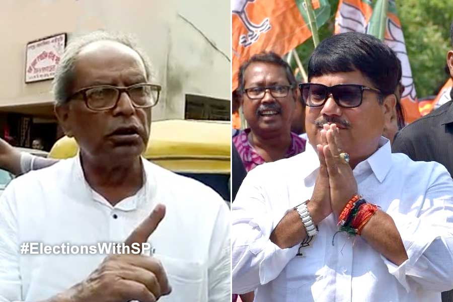 2024 Lok Sabha Polls: BJP candidate Arjun Singh seeks blessing from former CPM MP Tarit Baran Topdar