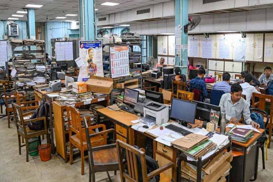 Government Employees have to apply for leave in online