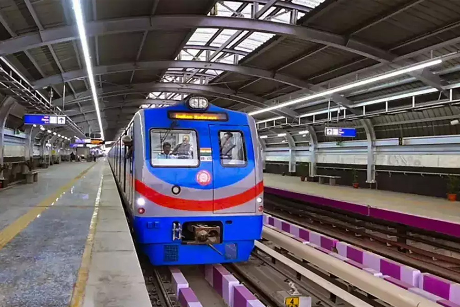 Kolkata Metro emphasized on the sale of smart cards