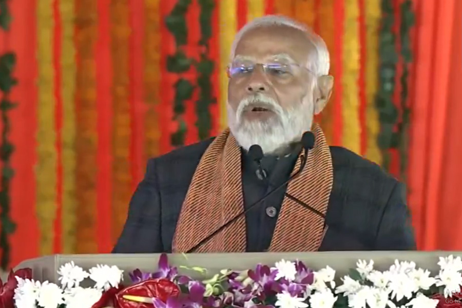 PM Modi links mini-skirts to ancient Indian art। Sangbad Pratidin
