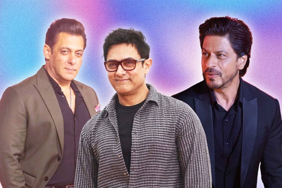 Aamir Khan Calms Shah Rukh Khan-Salman Khan As They 'Fight Again' At Jamnagar Bash