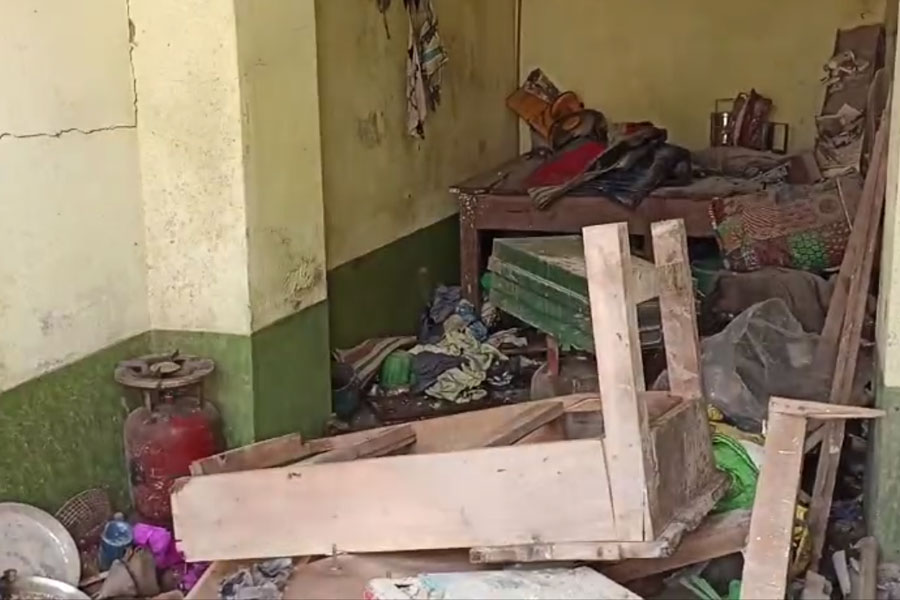 Shop owner injured in explosion at Kaliganj of Nadia