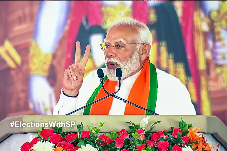 Country angry with Congress and punishing them for there sin, says Narendra Modi