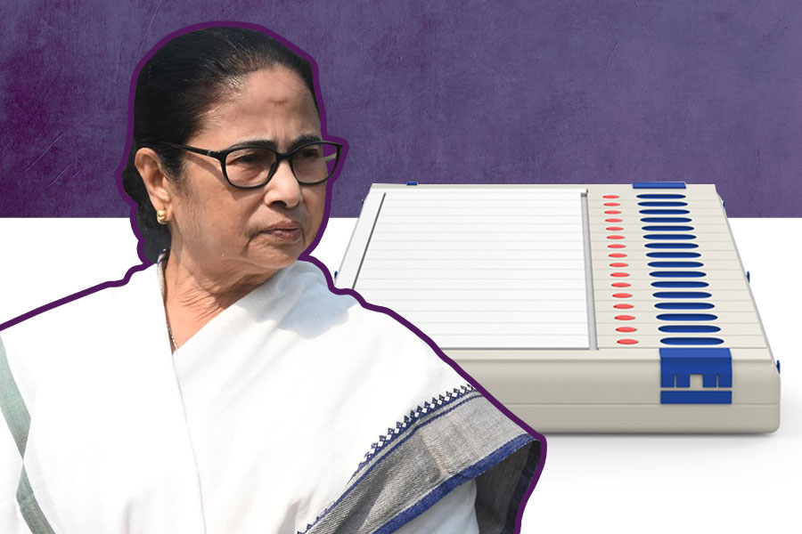 Lok Sabha 2024: Mamata Banerjee trains gun at EC over 'missing' EVM machines