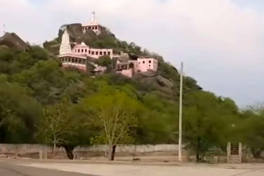 rajasthan-devmali-village-temple