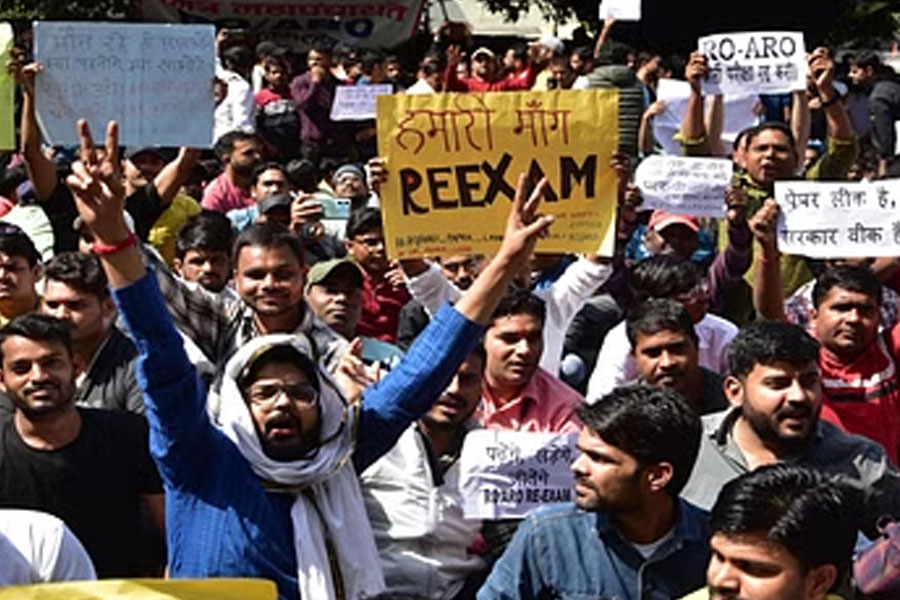 6 arrested for leaking paper of UPPSC exam to recruit review officers