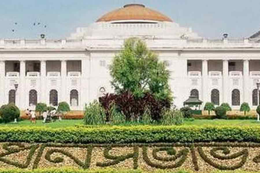 Some TMC MLAs leave Assembly, West Bengal after AC malfunctioning since long time